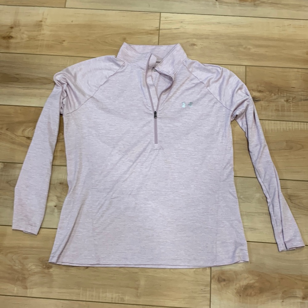 Under Armour Long sleeve in Excellent Condition!